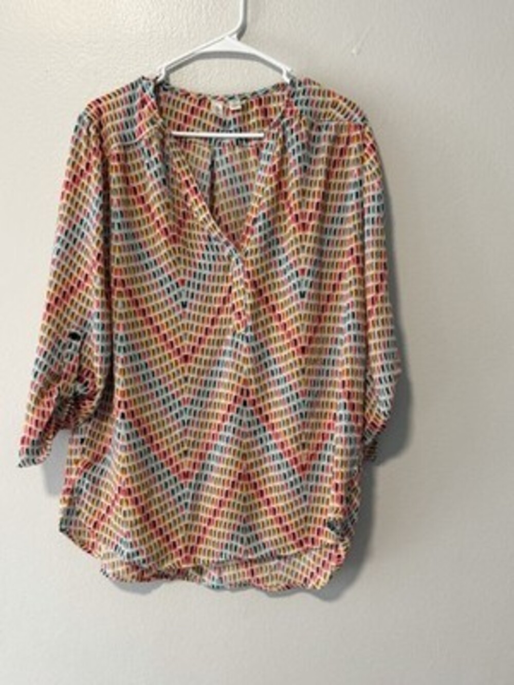 Tacera Multicolor Geometric V-Neck Blouse Roll Tab 3/4 Sleeve Women's L